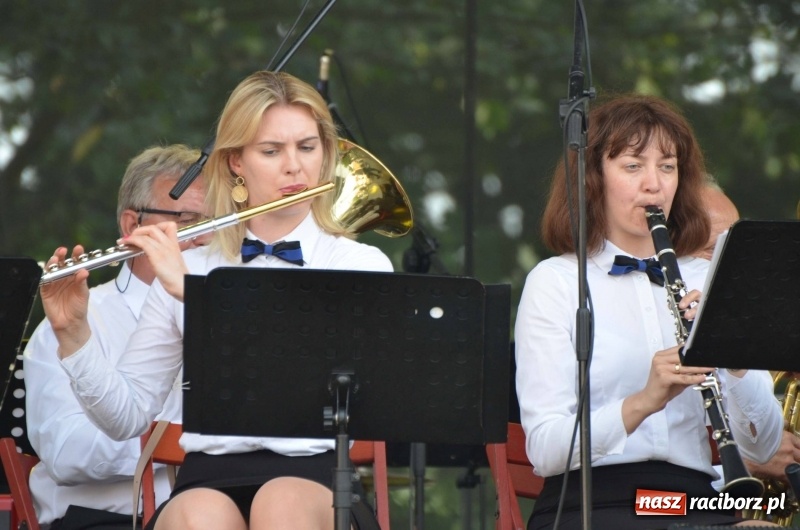 Zdjęcie w galerii na portalu naszraciborz.pl: Dni Raciborza. Ciocia Klocia, Ferajna Berniego i orkiestra Plania wiadomości z regionu