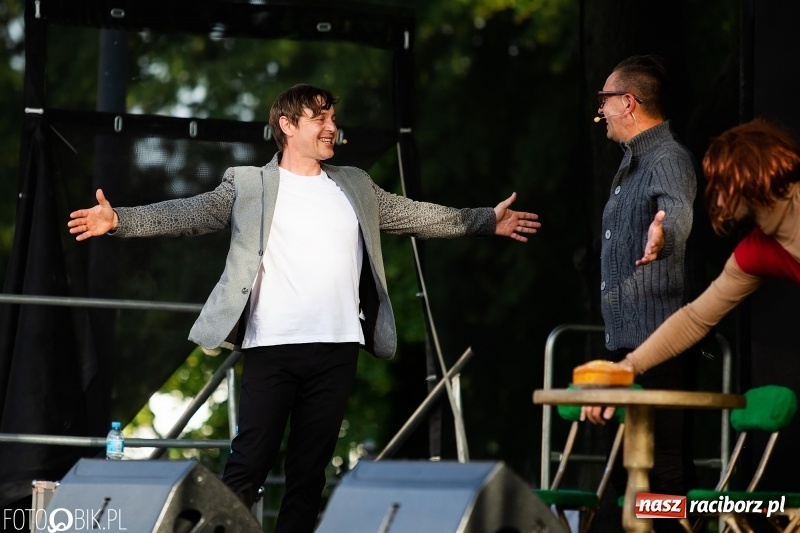 Zdjęcie w galerii na portalu naszraciborz.pl: Kabaret i covery. Jurki i JuicyPop na Dniach Raciborza [FOTO] wiadomości z regionu