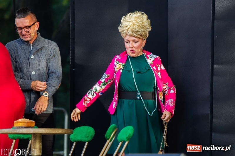 Zdjęcie w galerii na portalu naszraciborz.pl: Kabaret i covery. Jurki i JuicyPop na Dniach Raciborza [FOTO] wiadomości z regionu