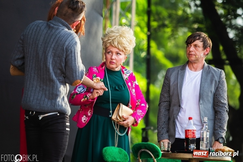 Zdjęcie w galerii na portalu naszraciborz.pl: Kabaret i covery. Jurki i JuicyPop na Dniach Raciborza [FOTO] wiadomości z regionu