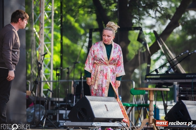 Zdjęcie w galerii na portalu naszraciborz.pl: Kabaret i covery. Jurki i JuicyPop na Dniach Raciborza [FOTO] wiadomości z regionu