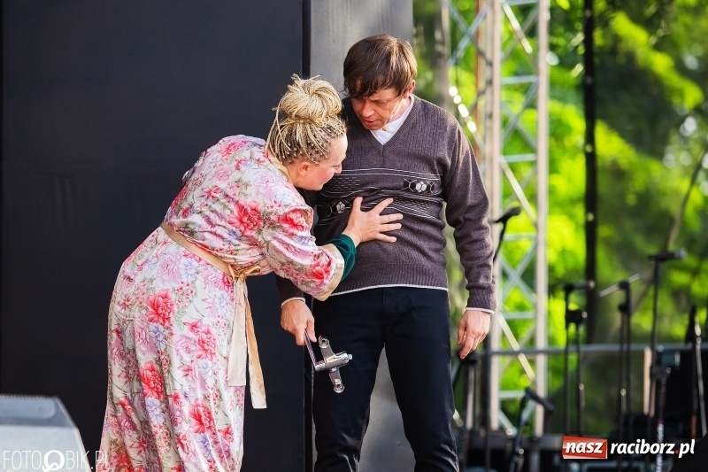 Zdjęcie w galerii na portalu naszraciborz.pl: Kabaret i covery. Jurki i JuicyPop na Dniach Raciborza [FOTO] wiadomości z regionu