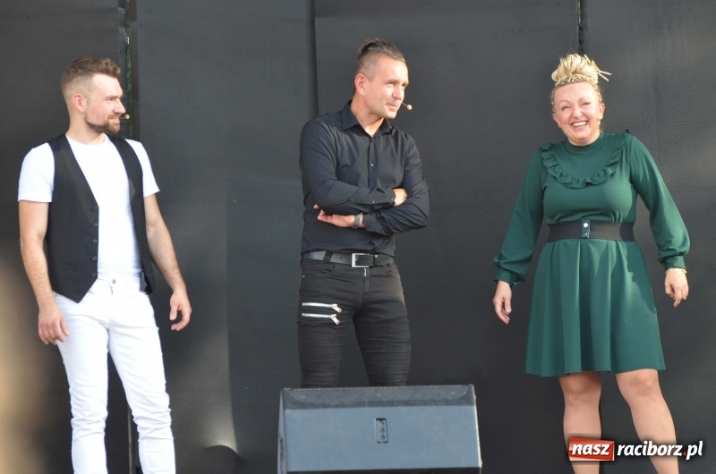 Zdjęcie w galerii na portalu naszraciborz.pl: Kabaret i covery. Jurki i JuicyPop na Dniach Raciborza [FOTO] wiadomości z regionu