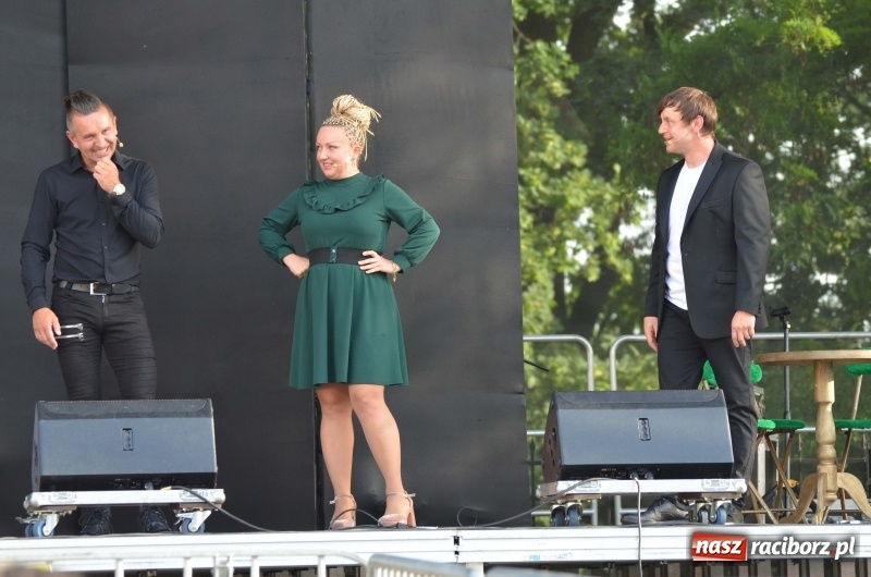 Zdjęcie w galerii na portalu naszraciborz.pl: Kabaret i covery. Jurki i JuicyPop na Dniach Raciborza [FOTO] wiadomości z regionu