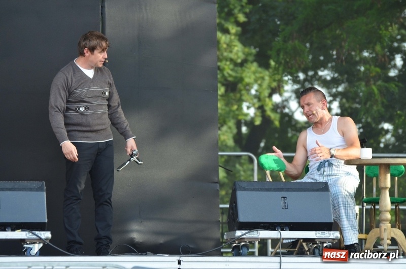 Zdjęcie w galerii na portalu naszraciborz.pl: Kabaret i covery. Jurki i JuicyPop na Dniach Raciborza [FOTO] wiadomości z regionu