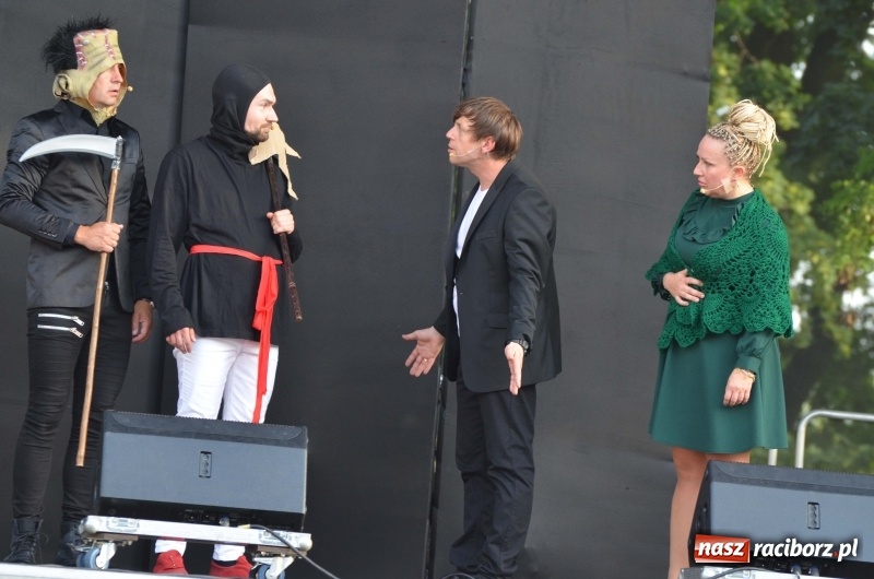 Zdjęcie w galerii na portalu naszraciborz.pl: Kabaret i covery. Jurki i JuicyPop na Dniach Raciborza [FOTO] wiadomości z regionu