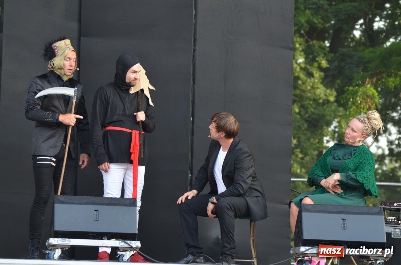 Zdjęcie w galerii na portalu naszraciborz.pl: Kabaret i covery. Jurki i JuicyPop na Dniach Raciborza [FOTO] wiadomości z regionu