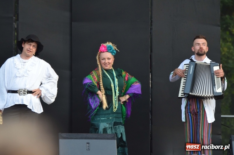 Zdjęcie w galerii na portalu naszraciborz.pl: Kabaret i covery. Jurki i JuicyPop na Dniach Raciborza [FOTO] wiadomości z regionu
