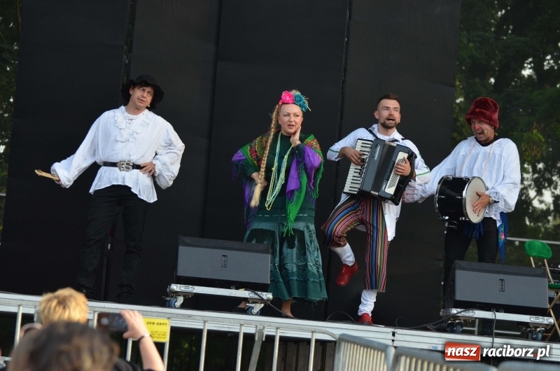 Zdjęcie w galerii na portalu naszraciborz.pl: Kabaret i covery. Jurki i JuicyPop na Dniach Raciborza [FOTO] wiadomości z regionu