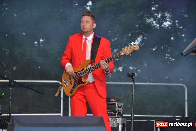 Zdjęcie w galerii na portalu naszraciborz.pl: Kabaret i covery. Jurki i JuicyPop na Dniach Raciborza [FOTO] wiadomości z regionu