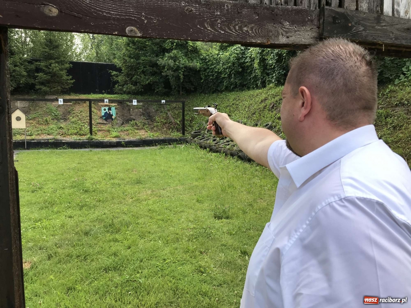 Zdjęcie w galerii na portalu naszraciborz.pl: Jest król i jest kokosza. Brackie strzelanie królewskie w Raciborzu [FOTO i WIDEO] wiadomości z regionu