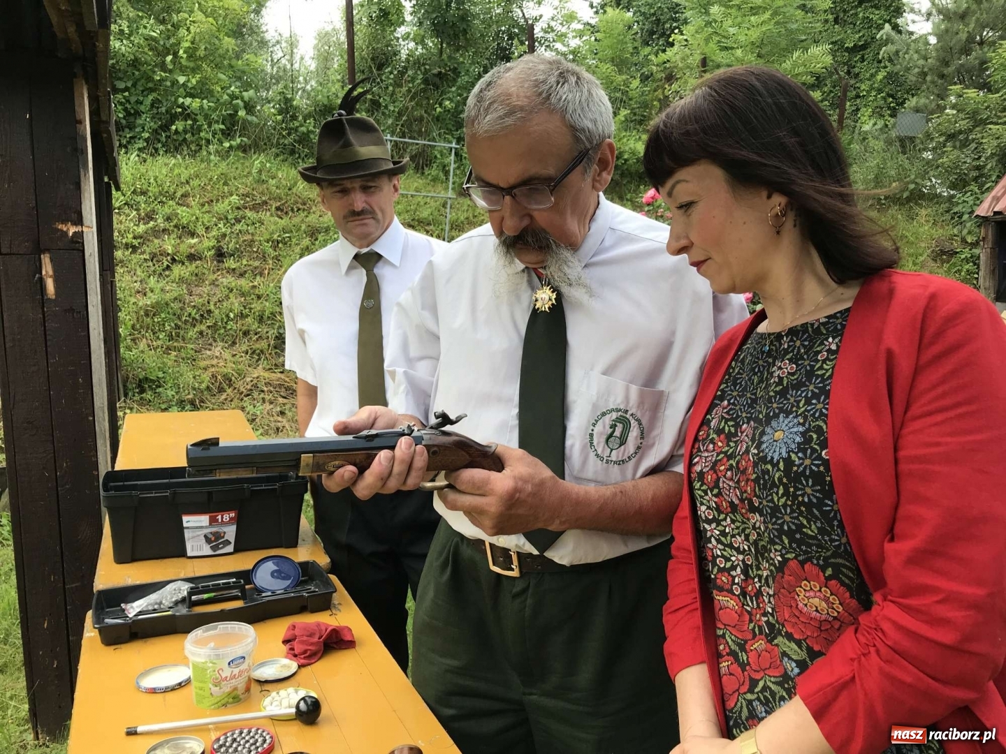 Zdjęcie w galerii na portalu naszraciborz.pl: Jest król i jest kokosza. Brackie strzelanie królewskie w Raciborzu [FOTO i WIDEO] wiadomości z regionu