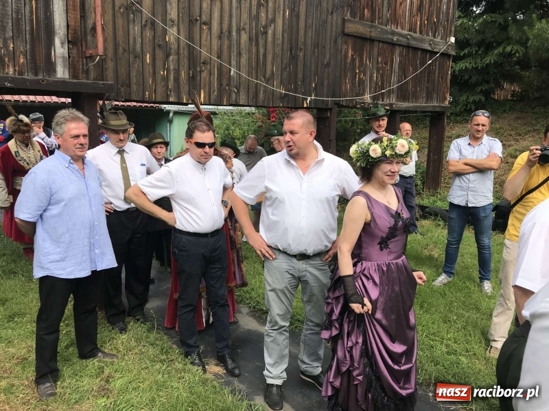Zdjęcie w galerii na portalu naszraciborz.pl: Jest król i jest kokosza. Brackie strzelanie królewskie w Raciborzu [FOTO i WIDEO] wiadomości z regionu