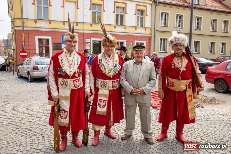 Zdjęcie w galerii na portalu naszraciborz.pl: Nowy raciborski król kurkowy zasiadł na tronie [FOTO i WIDEO] wiadomości z regionu