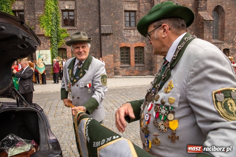 Zdjęcie w galerii na portalu naszraciborz.pl: Nowy raciborski król kurkowy zasiadł na tronie [FOTO i WIDEO] wiadomości z regionu
