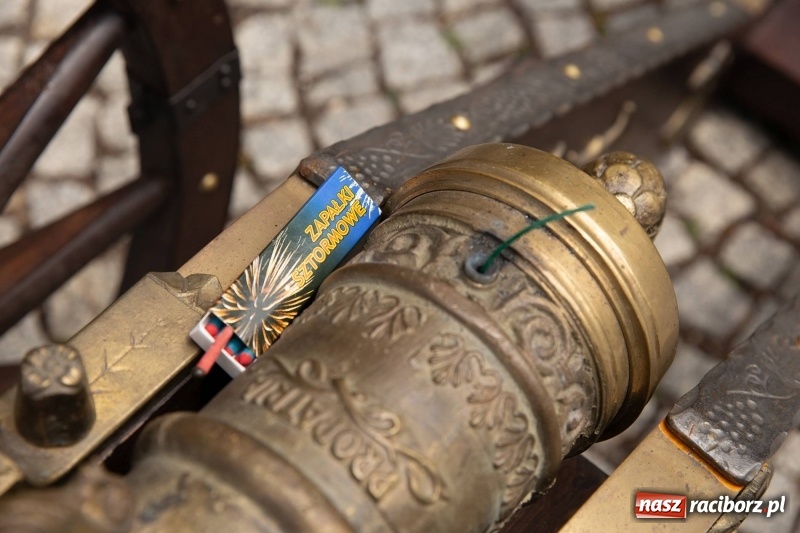 Zdjęcie w galerii na portalu naszraciborz.pl: Nowy raciborski król kurkowy zasiadł na tronie [FOTO i WIDEO] wiadomości z regionu