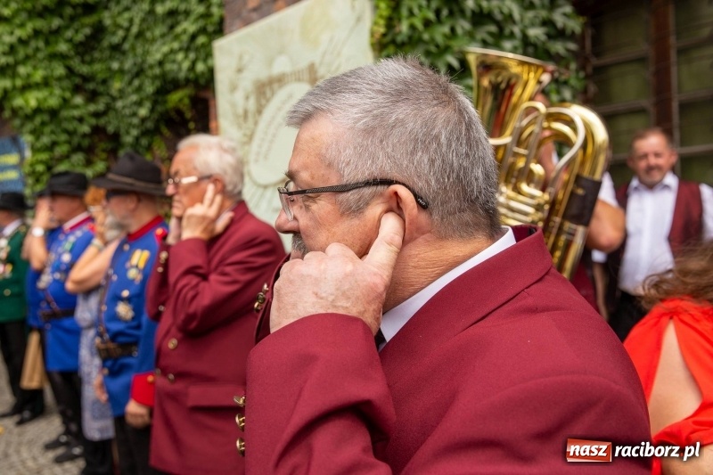 Zdjęcie w galerii na portalu naszraciborz.pl: Nowy raciborski król kurkowy zasiadł na tronie [FOTO i WIDEO] wiadomości z regionu
