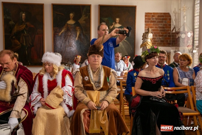 Zdjęcie w galerii na portalu naszraciborz.pl: Nowy raciborski król kurkowy zasiadł na tronie [FOTO i WIDEO] wiadomości z regionu