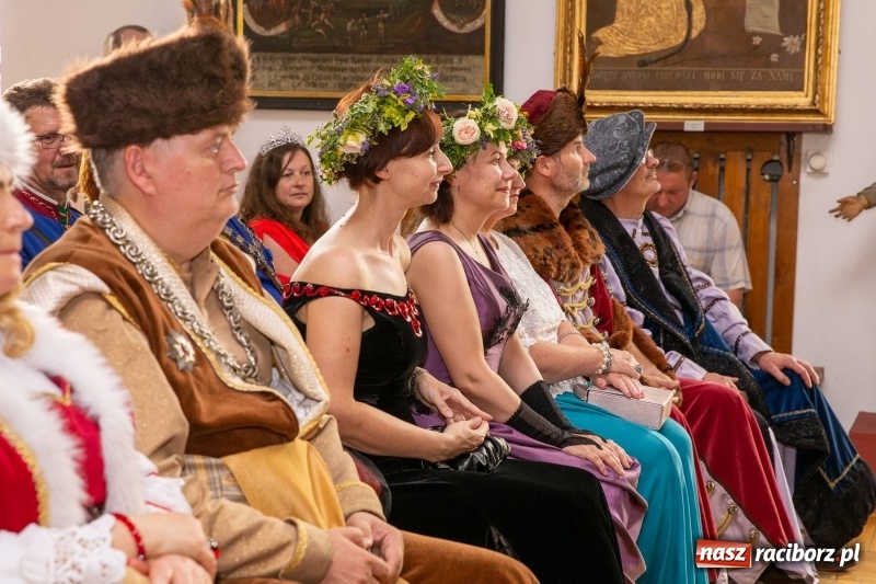 Zdjęcie w galerii na portalu naszraciborz.pl: Nowy raciborski król kurkowy zasiadł na tronie [FOTO i WIDEO] wiadomości z regionu