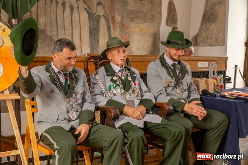Zdjęcie w galerii na portalu naszraciborz.pl: Nowy raciborski król kurkowy zasiadł na tronie [FOTO i WIDEO] wiadomości z regionu