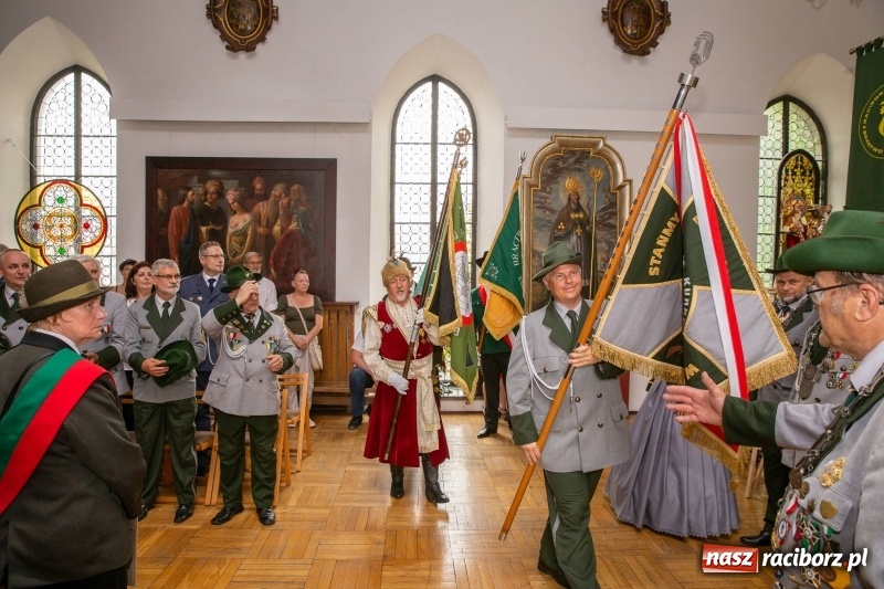 Zdjęcie w galerii na portalu naszraciborz.pl: Nowy raciborski król kurkowy zasiadł na tronie [FOTO i WIDEO] wiadomości z regionu