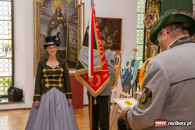 Zdjęcie w galerii na portalu naszraciborz.pl: Nowy raciborski król kurkowy zasiadł na tronie [FOTO i WIDEO] wiadomości z regionu