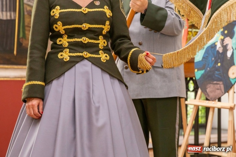 Zdjęcie w galerii na portalu naszraciborz.pl: Nowy raciborski król kurkowy zasiadł na tronie [FOTO i WIDEO] wiadomości z regionu