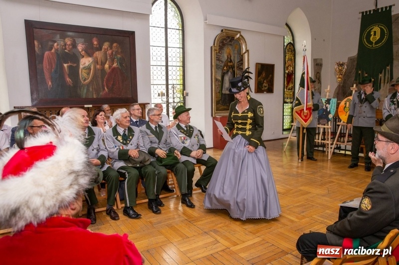 Zdjęcie w galerii na portalu naszraciborz.pl: Nowy raciborski król kurkowy zasiadł na tronie [FOTO i WIDEO] wiadomości z regionu