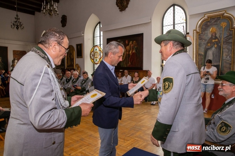 Zdjęcie w galerii na portalu naszraciborz.pl: Nowy raciborski król kurkowy zasiadł na tronie [FOTO i WIDEO] wiadomości z regionu