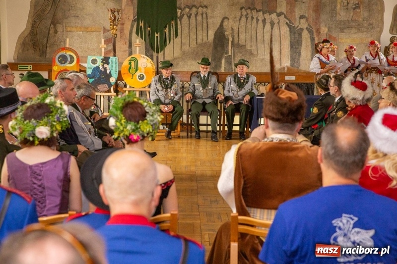 Zdjęcie w galerii na portalu naszraciborz.pl: Nowy raciborski król kurkowy zasiadł na tronie [FOTO i WIDEO] wiadomości z regionu