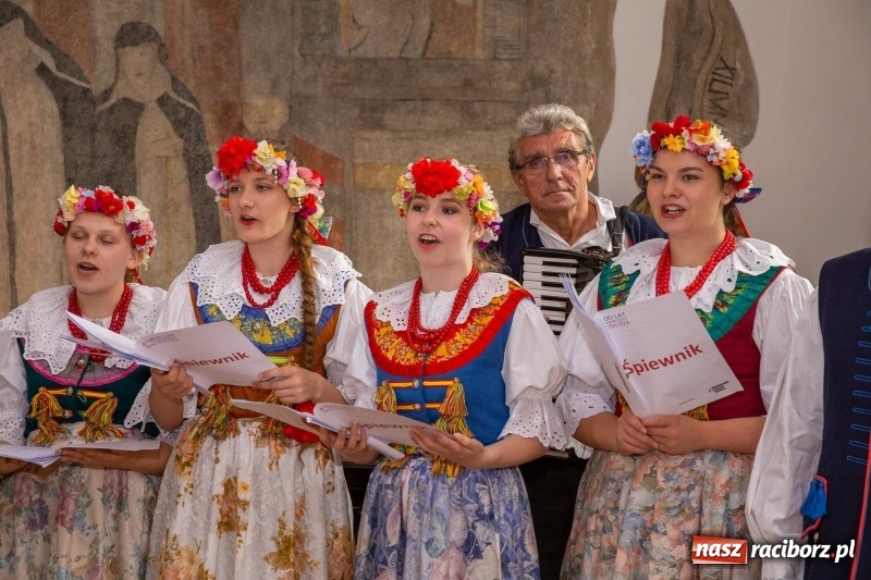 Zdjęcie w galerii na portalu naszraciborz.pl: Nowy raciborski król kurkowy zasiadł na tronie [FOTO i WIDEO] wiadomości z regionu