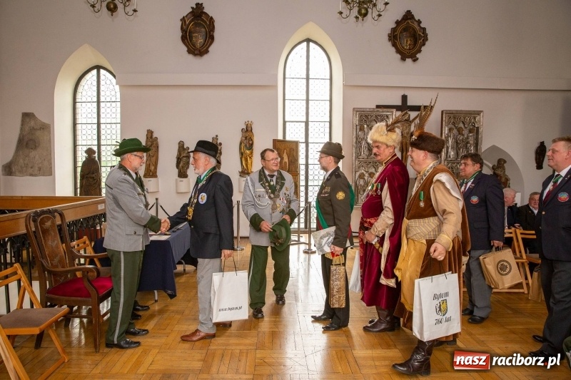 Zdjęcie w galerii na portalu naszraciborz.pl: Nowy raciborski król kurkowy zasiadł na tronie [FOTO i WIDEO] wiadomości z regionu