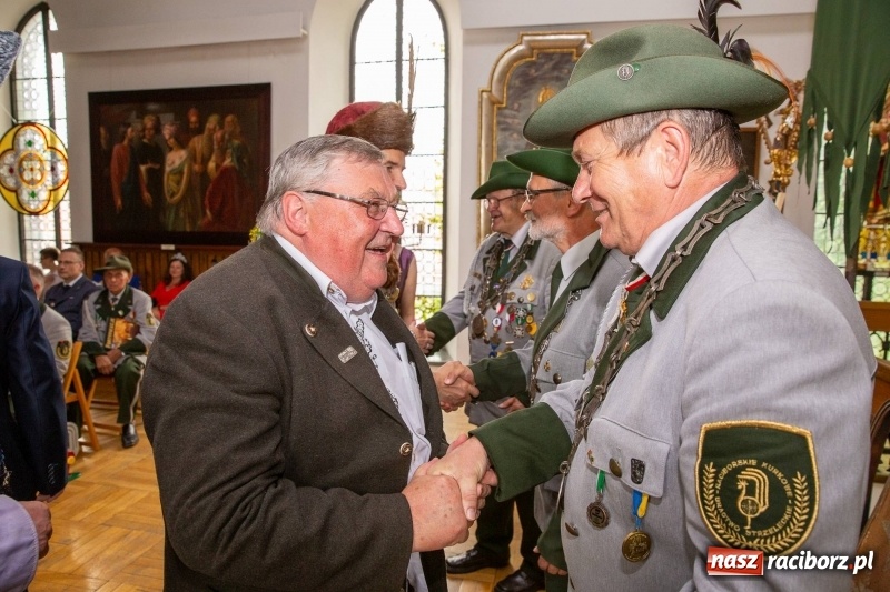 Zdjęcie w galerii na portalu naszraciborz.pl: Nowy raciborski król kurkowy zasiadł na tronie [FOTO i WIDEO] wiadomości z regionu