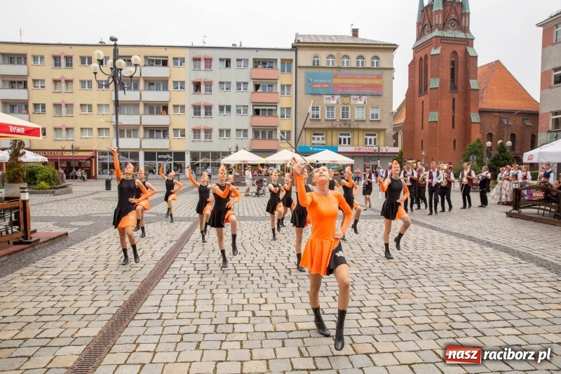 Zdjęcie w galerii na portalu naszraciborz.pl: Nowy raciborski król kurkowy zasiadł na tronie [FOTO i WIDEO] wiadomości z regionu
