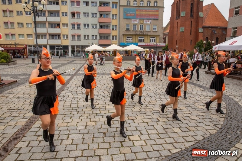Zdjęcie w galerii na portalu naszraciborz.pl: Nowy raciborski król kurkowy zasiadł na tronie [FOTO i WIDEO] wiadomości z regionu
