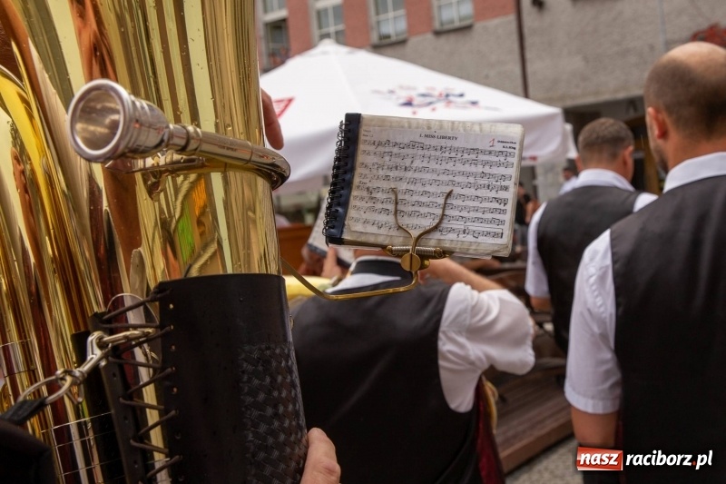 Zdjęcie w galerii na portalu naszraciborz.pl: Nowy raciborski król kurkowy zasiadł na tronie [FOTO i WIDEO] wiadomości z regionu