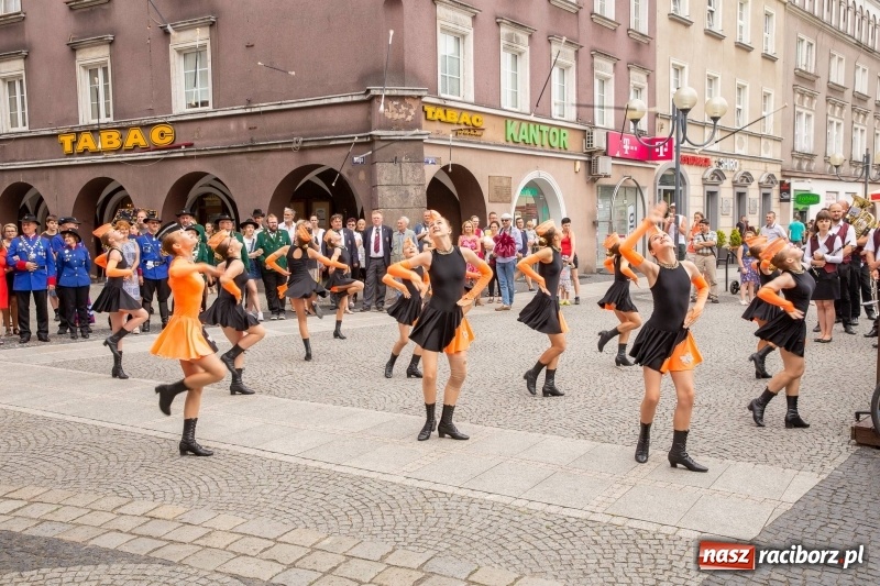 Zdjęcie w galerii na portalu naszraciborz.pl: Nowy raciborski król kurkowy zasiadł na tronie [FOTO i WIDEO] wiadomości z regionu