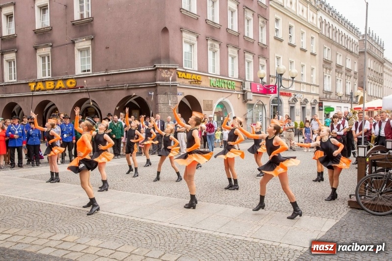 Zdjęcie w galerii na portalu naszraciborz.pl: Nowy raciborski król kurkowy zasiadł na tronie [FOTO i WIDEO] wiadomości z regionu