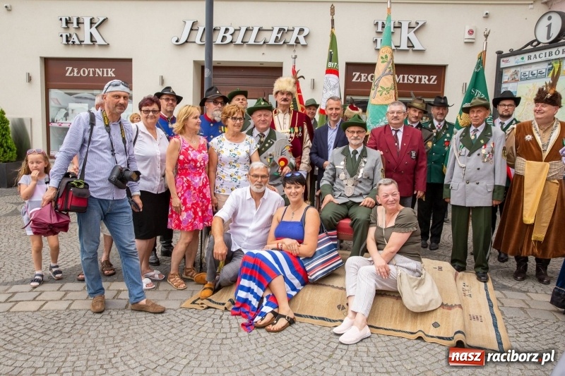 Zdjęcie w galerii na portalu naszraciborz.pl: Nowy raciborski król kurkowy zasiadł na tronie [FOTO i WIDEO] wiadomości z regionu