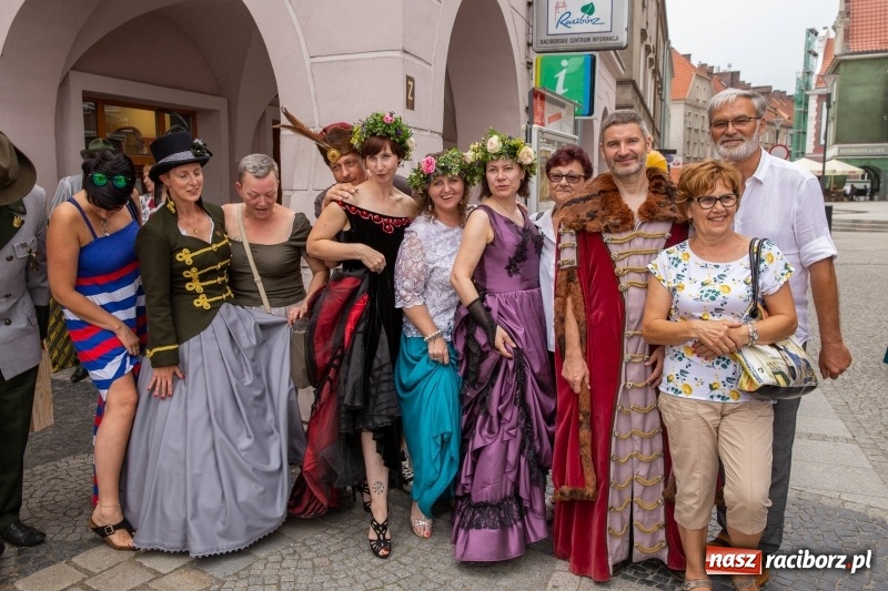 Zdjęcie w galerii na portalu naszraciborz.pl: Nowy raciborski król kurkowy zasiadł na tronie [FOTO i WIDEO] wiadomości z regionu