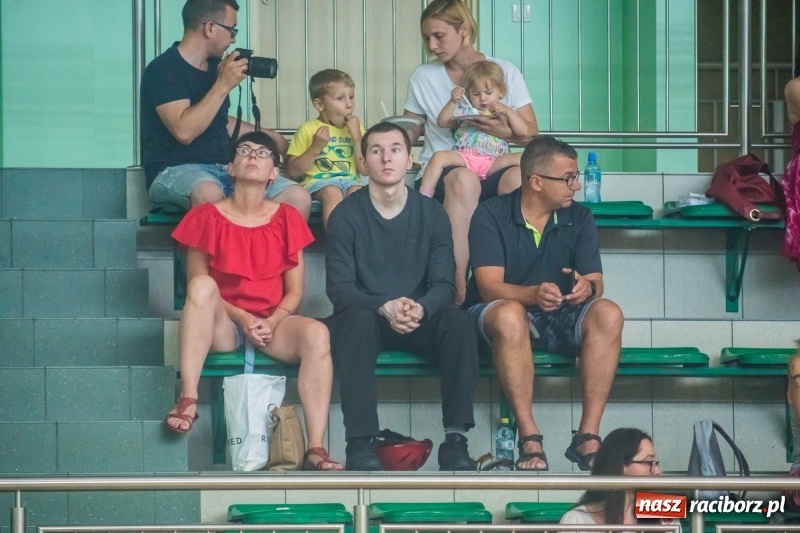 Zdjęcie w galerii na portalu naszraciborz.pl: Gimnastyczny tor przeszkód i pokaz umiejętności akrobatycznych w Arenie Rafako [FOTO i WIDEO] wiadomości z regionu