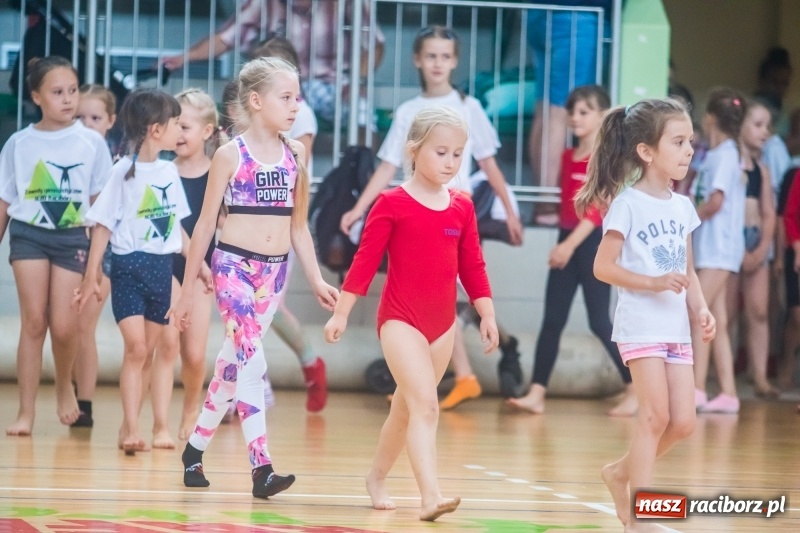 Zdjęcie w galerii na portalu naszraciborz.pl: Gimnastyczny tor przeszkód i pokaz umiejętności akrobatycznych w Arenie Rafako [FOTO i WIDEO] wiadomości z regionu