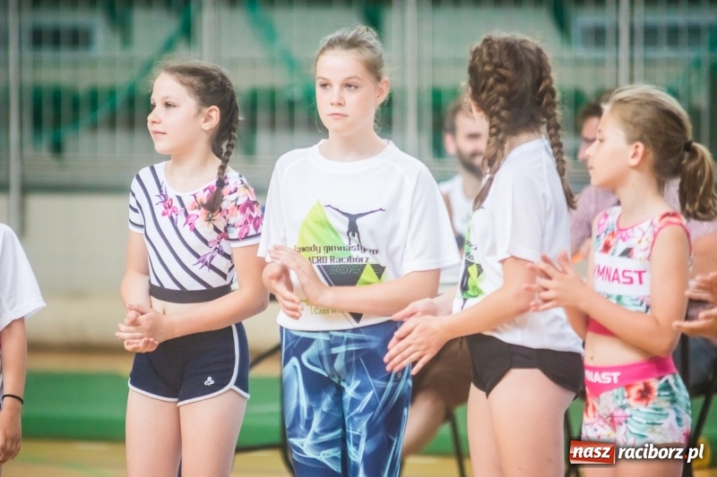 Zdjęcie w galerii na portalu naszraciborz.pl: Gimnastyczny tor przeszkód i pokaz umiejętności akrobatycznych w Arenie Rafako [FOTO i WIDEO] wiadomości z regionu