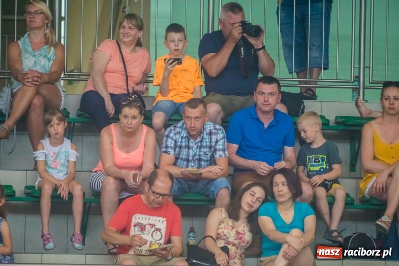 Zdjęcie w galerii na portalu naszraciborz.pl: Gimnastyczny tor przeszkód i pokaz umiejętności akrobatycznych w Arenie Rafako [FOTO i WIDEO] wiadomości z regionu