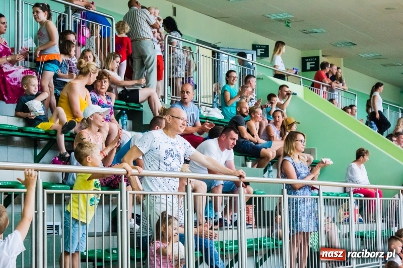 Zdjęcie w galerii na portalu naszraciborz.pl: Gimnastyczny tor przeszkód i pokaz umiejętności akrobatycznych w Arenie Rafako [FOTO i WIDEO] wiadomości z regionu