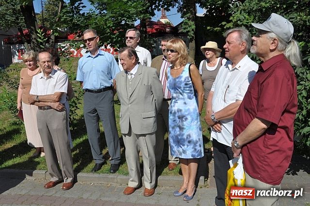 Zdjęcie w galerii na portalu naszraciborz.pl: TMZR ma swoje drzewo wiadomości z regionu