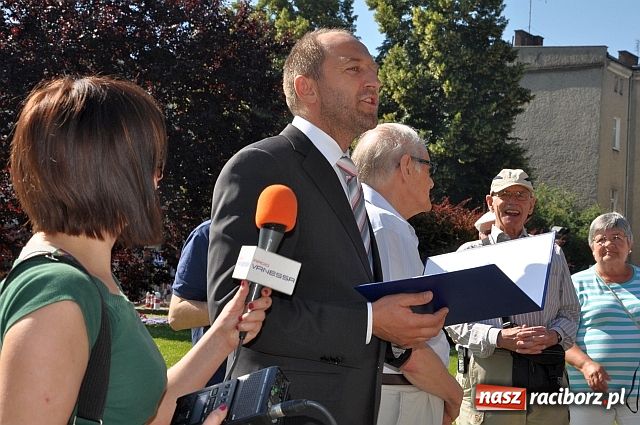 Zdjęcie w galerii na portalu naszraciborz.pl: TMZR ma swoje drzewo wiadomości z regionu