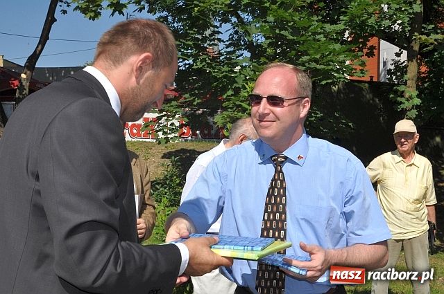 Zdjęcie w galerii na portalu naszraciborz.pl: TMZR ma swoje drzewo wiadomości z regionu