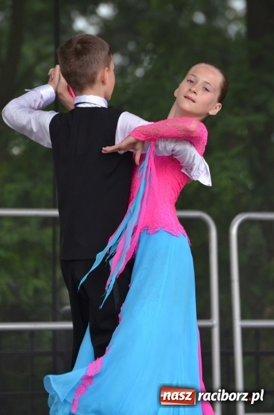 Zdjęcie w galerii na portalu naszraciborz.pl: Tańce, muzyka i VIP-y. Powiat świętował na zamku [FOTO] wiadomości z regionu