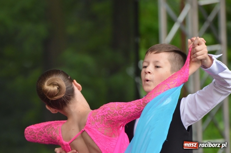 Zdjęcie w galerii na portalu naszraciborz.pl: Tańce, muzyka i VIP-y. Powiat świętował na zamku [FOTO] wiadomości z regionu